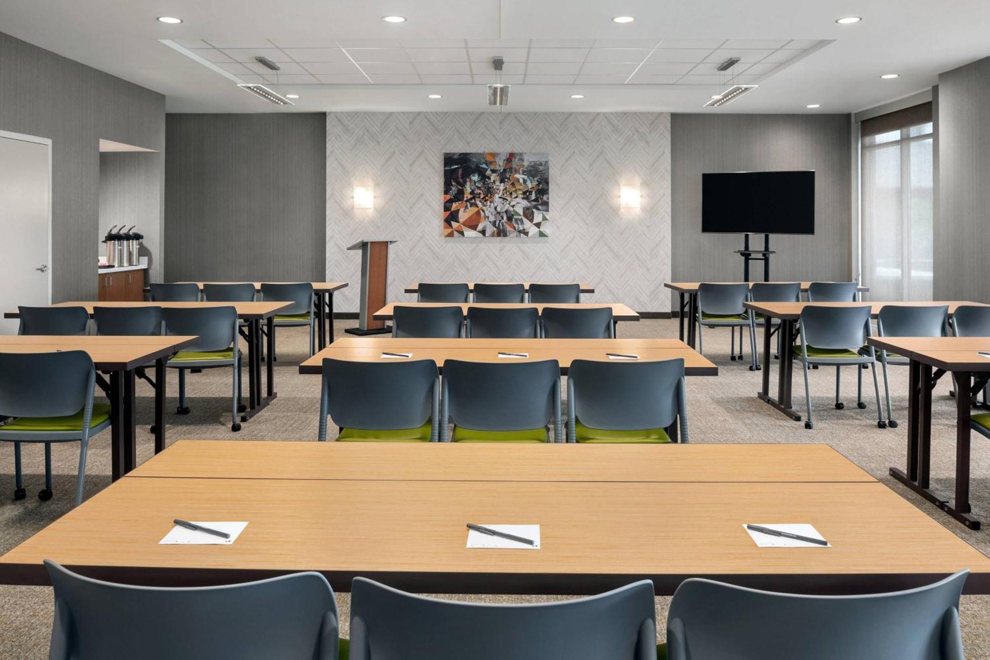 Springhill Suites By Marriott Milwaukee West/Wauwatosa Exterior photo