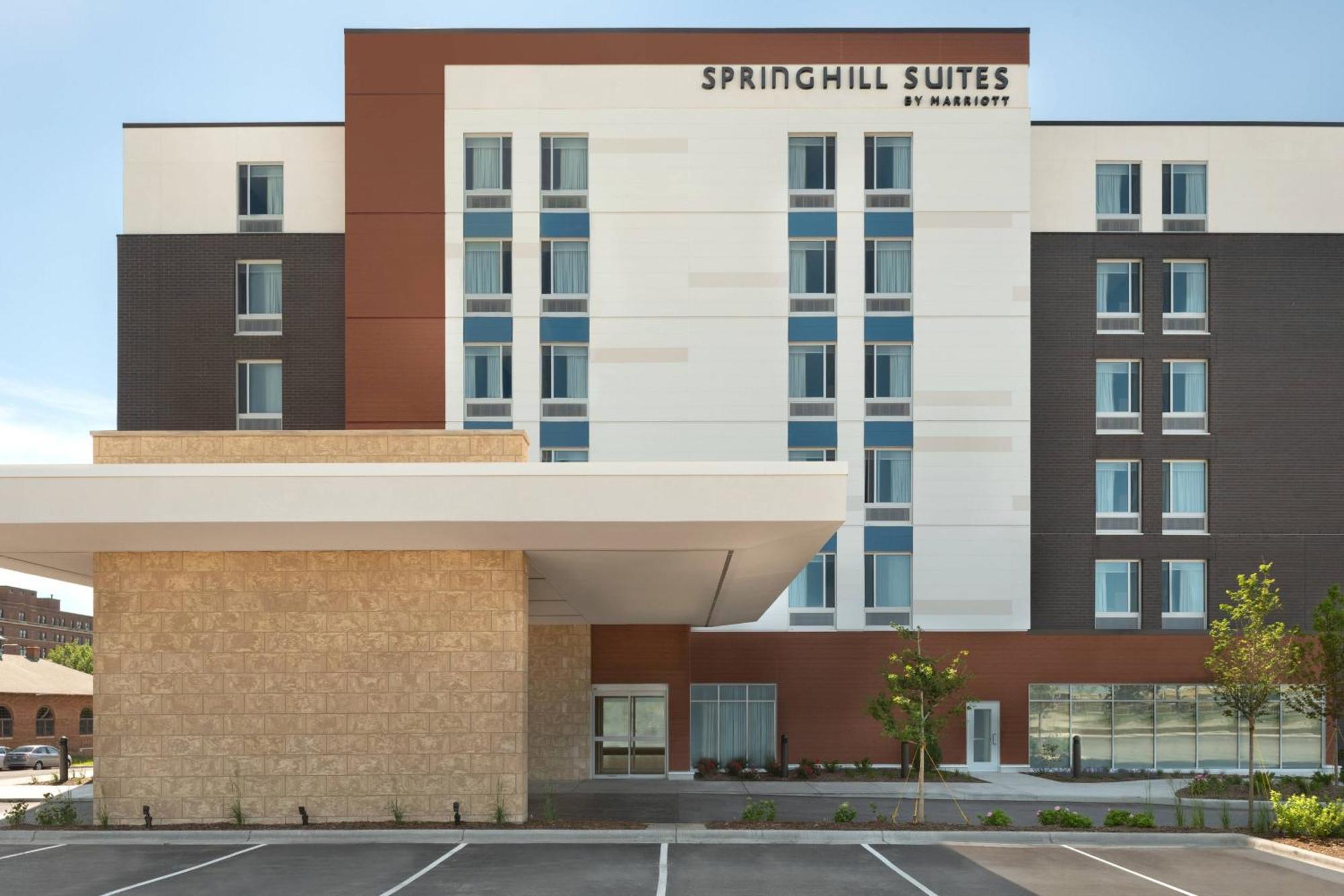 Springhill Suites By Marriott Milwaukee West/Wauwatosa Exterior photo