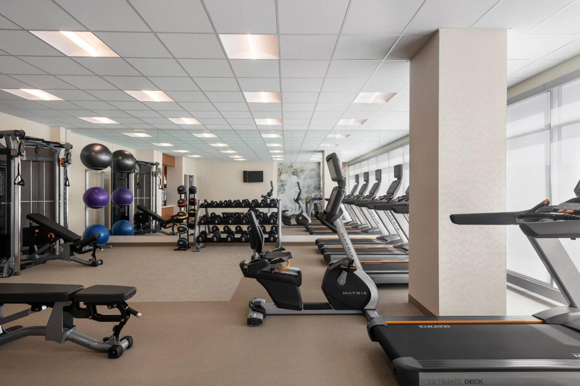 Springhill Suites By Marriott Milwaukee West/Wauwatosa Exterior photo